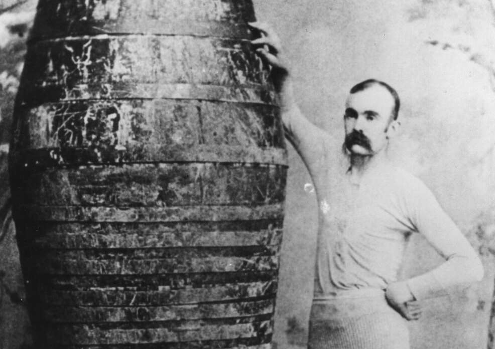 Man and his barrel, Niagra Falls, c. 1900